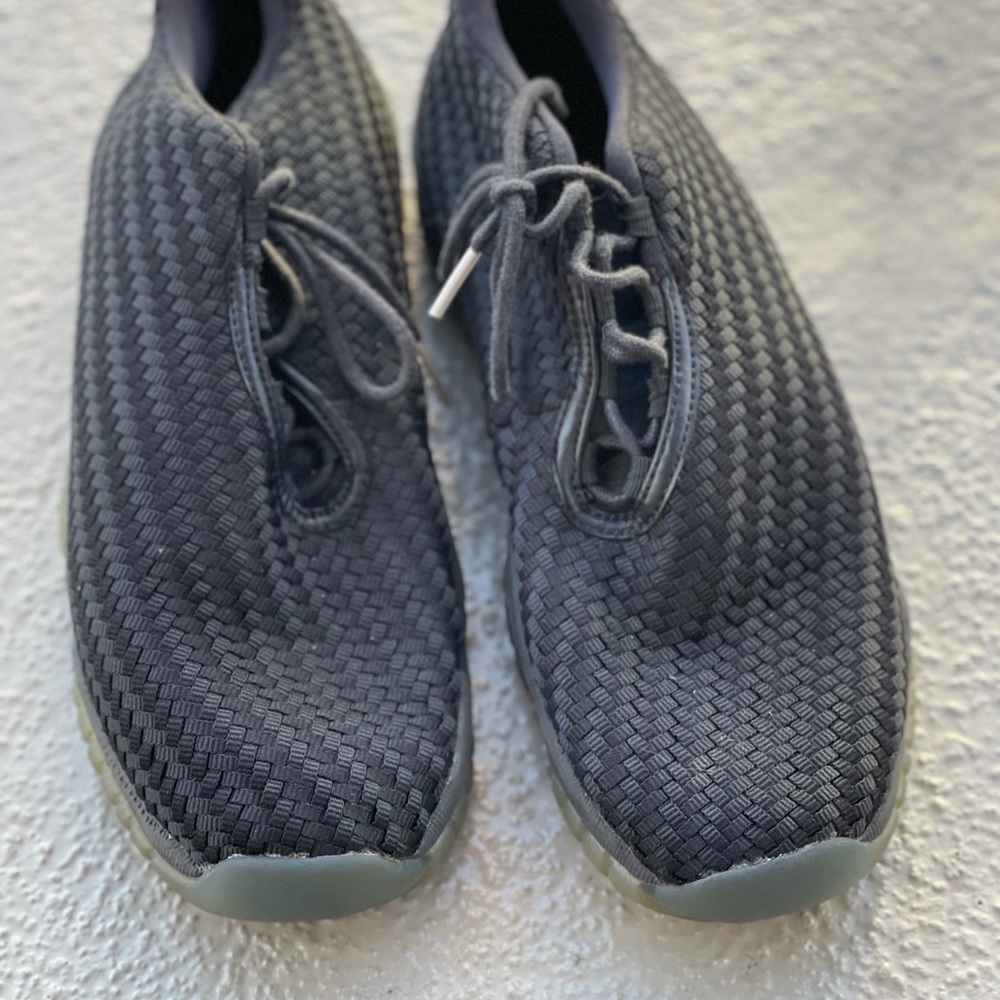 Jordan 11 Low - Picture 3 of 3